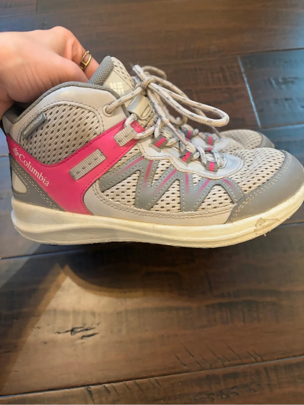 Columbia Light Gray and Pink Youth Hiking Shoe trail outdoors active camping - Picture 3 of 11
